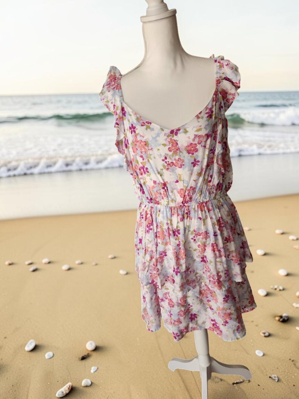 🌸 Emily Wonder Floral Tiered Mini Dress Large NWT 🌸 - Picture 4 of 12